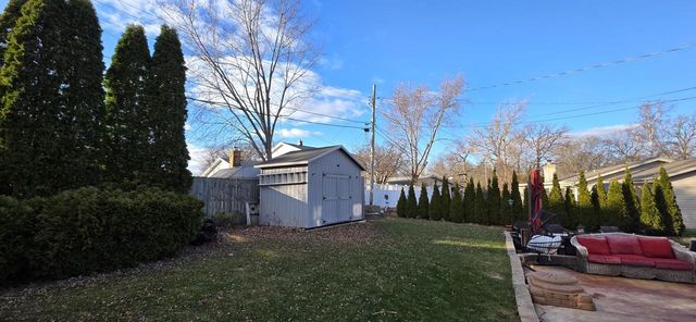 1424 Hickory WAY, Racine, WI 53405