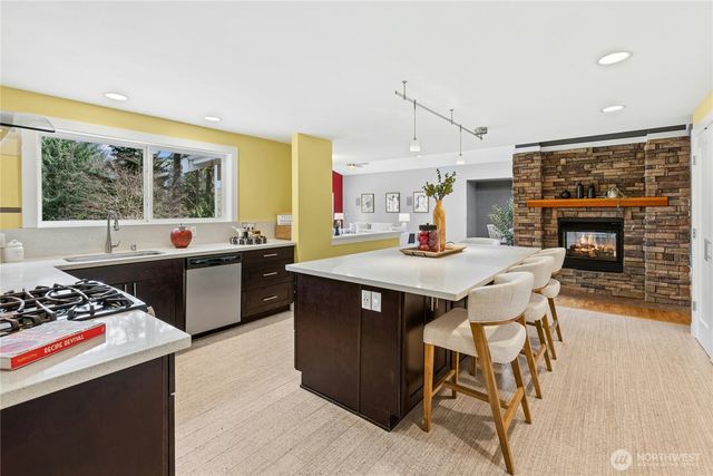 762 Sunrise Place SW, Issaquah, WA 98027