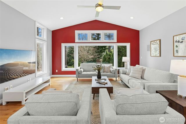 762 Sunrise Place SW, Issaquah, WA 98027