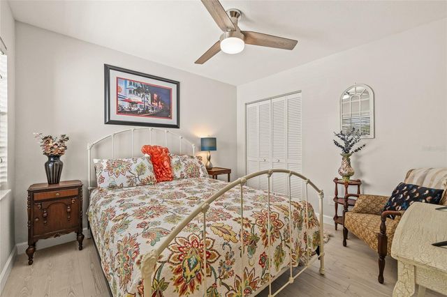 476 SANTA CRUZ PLACE NE C, St Petersburg, FL 33703