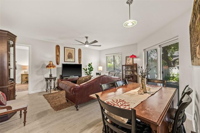 476 SANTA CRUZ PLACE NE C, St Petersburg, FL 33703