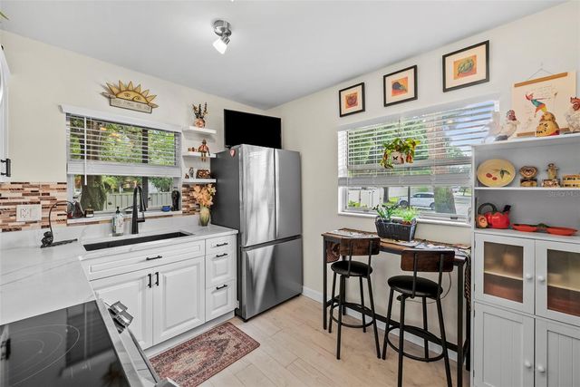 476 SANTA CRUZ PLACE NE C, St Petersburg, FL 33703