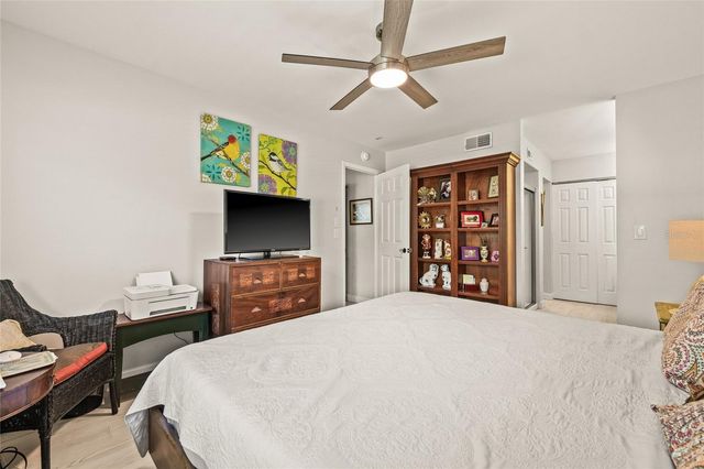 476 SANTA CRUZ PLACE NE C, St Petersburg, FL 33703