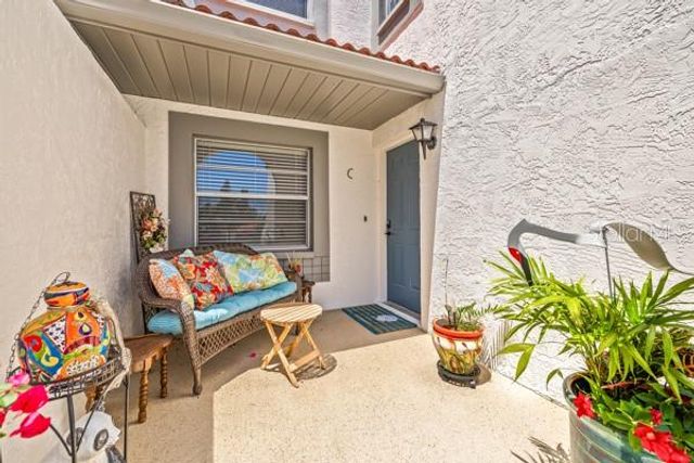 476 SANTA CRUZ PLACE NE C, St Petersburg, FL 33703