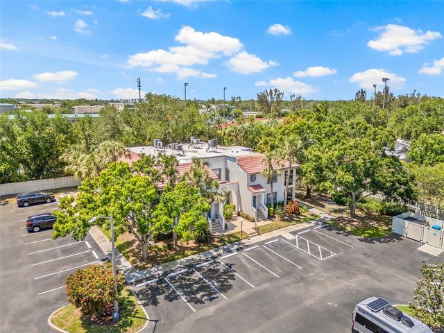 476 SANTA CRUZ PLACE NE C, St Petersburg, FL 33703