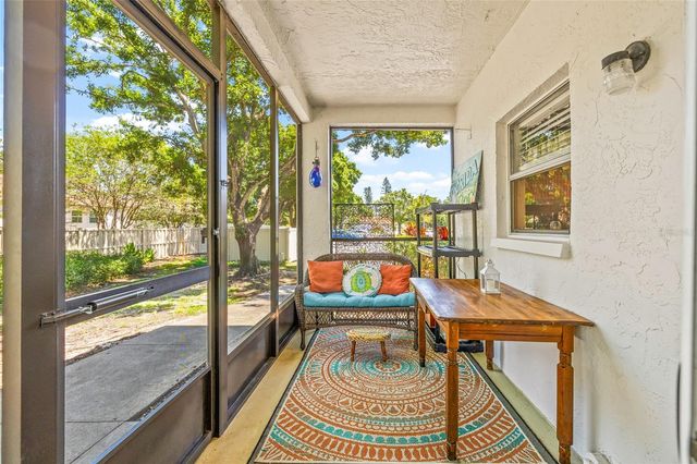 476 SANTA CRUZ PLACE NE C, St Petersburg, FL 33703