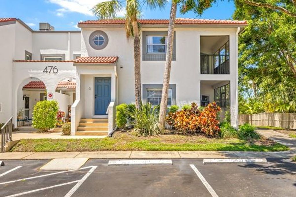 476 SANTA CRUZ PLACE NE C, St Petersburg, FL 33703