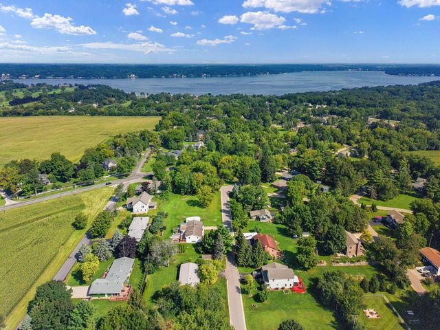N1549 Bluebird DRIVE, Lake Geneva, WI 53147