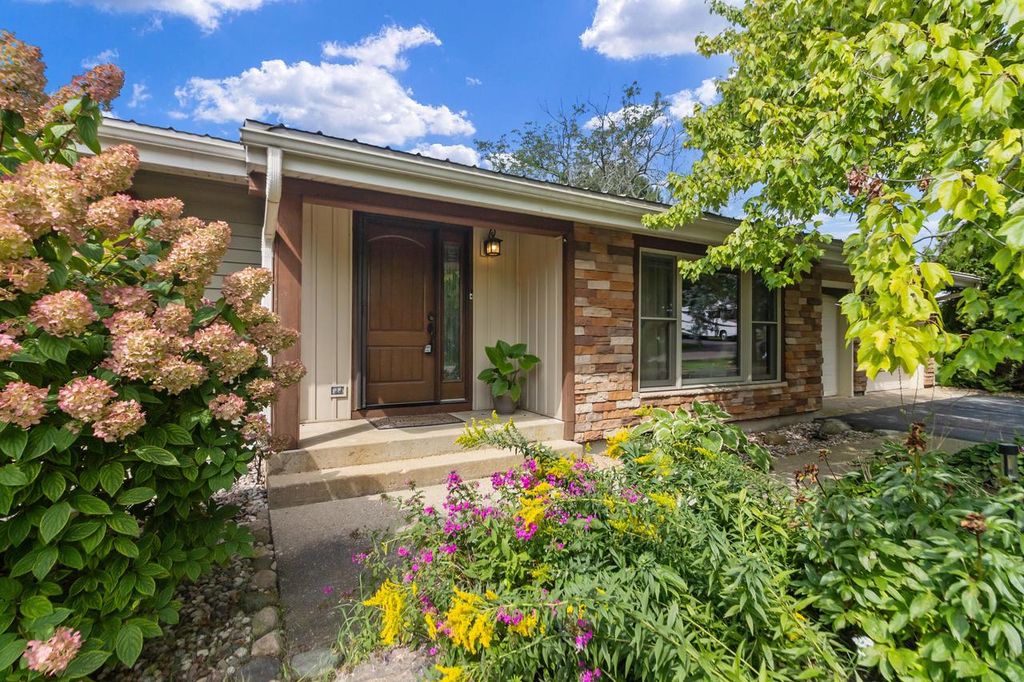 N1549 Bluebird DRIVE, Lake Geneva, WI 53147