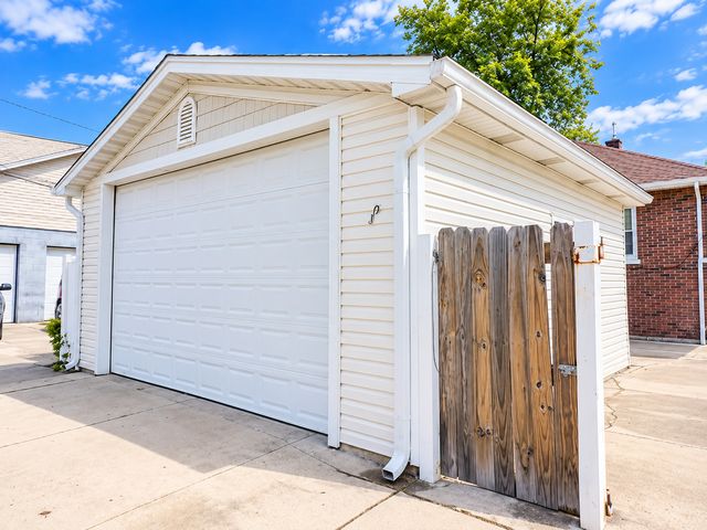 1110 N 16th Avenue, Melrose Park, IL 60160