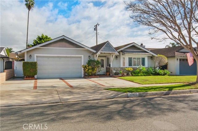 19922 Gloucester, Huntington Beach, CA 92646