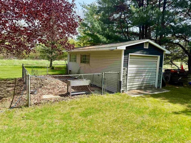 742 E Van Buren Road, Alma, MI 48801