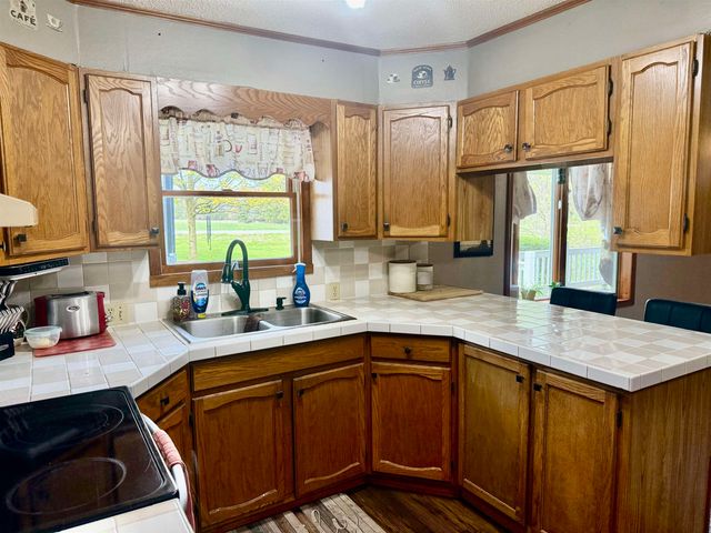 742 E Van Buren Road, Alma, MI 48801