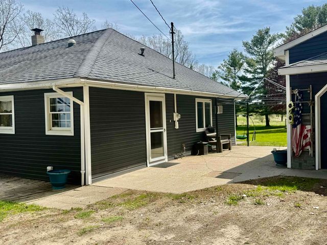 742 E Van Buren Road, Alma, MI 48801