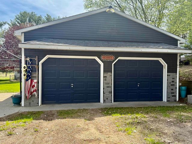742 E Van Buren Road, Alma, MI 48801