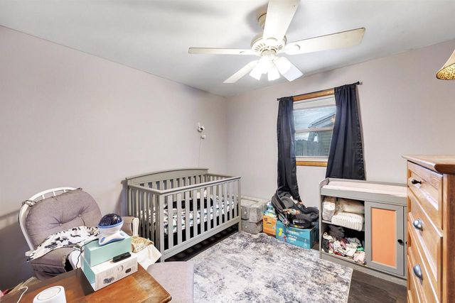 909 LAWTON TERRACE, Manitowoc, WI 54220