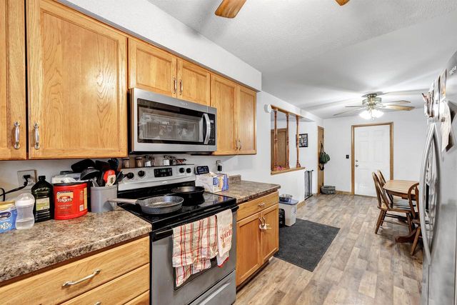 909 LAWTON TERRACE, Manitowoc, WI 54220