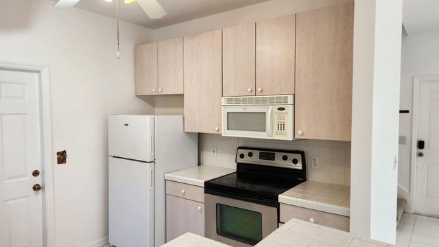 271 Live Oak Lane, Jupiter, FL 33458