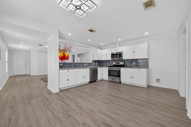 13314 Sanderford Ln, Houston, TX 77083