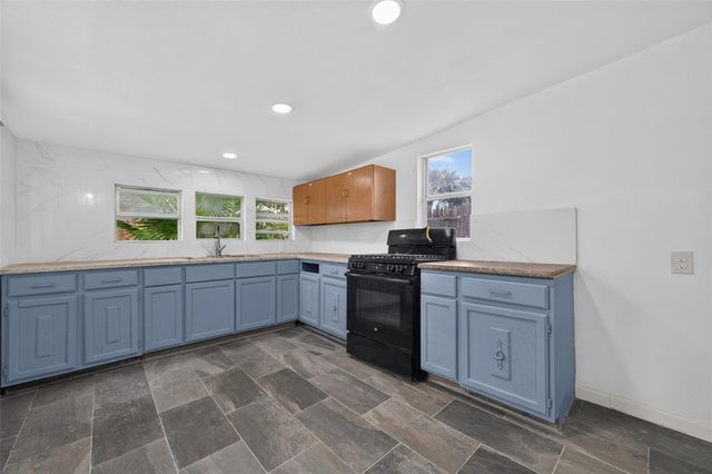 13314 Sanderford Ln, Houston, TX 77083