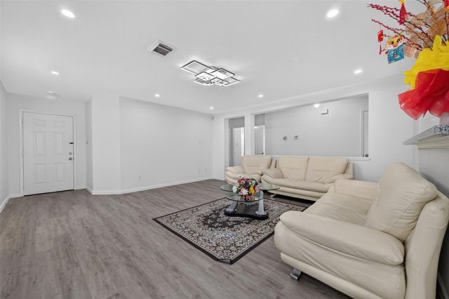 13314 Sanderford Ln, Houston, TX 77083