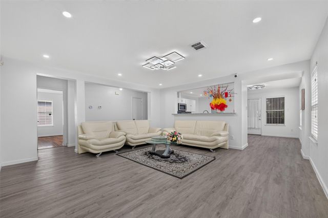 13314 Sanderford Ln, Houston, TX 77083