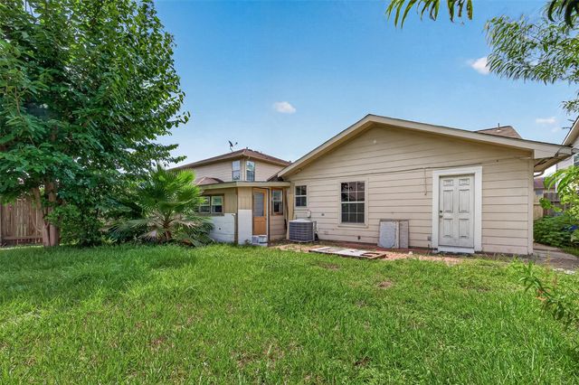 13314 Sanderford Ln, Houston, TX 77083