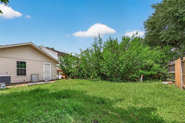 13314 Sanderford Ln, Houston, TX 77083