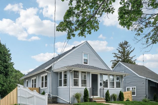 14 Ruthven St, Quincy, MA 02171
