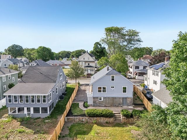 14 Ruthven St, Quincy, MA 02171