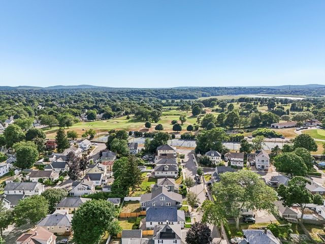 14 Ruthven St, Quincy, MA 02171