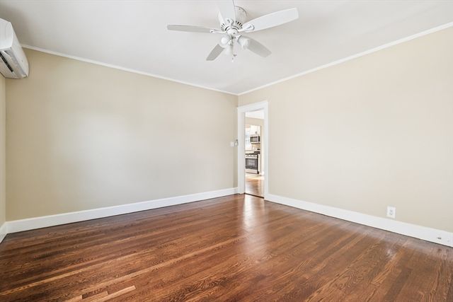 14 Ruthven St, Quincy, MA 02171