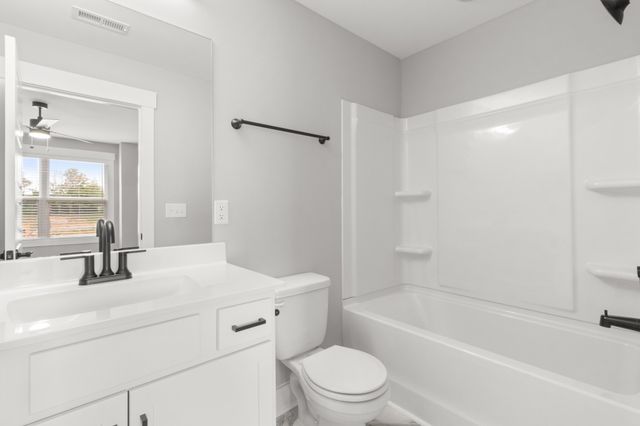 504 Jonathan Wade Circle, Clarksville, TN 37043