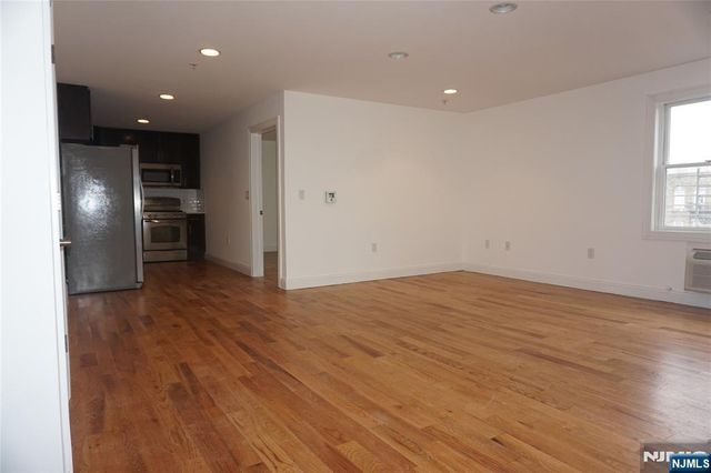 315 7th Street 504, Union City, NJ 07087