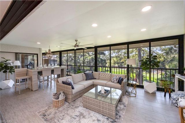 752 Eagle Creek DR 302, Naples, FL 34113