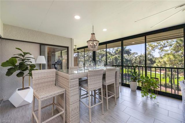 752 Eagle Creek DR 302, Naples, FL 34113