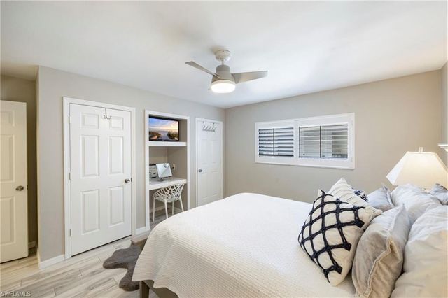 752 Eagle Creek DR 302, Naples, FL 34113