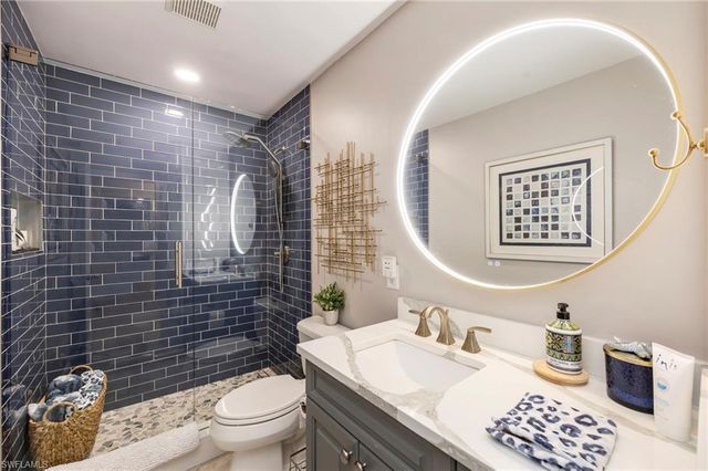 752 Eagle Creek DR 302, Naples, FL 34113