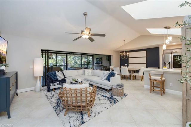 752 Eagle Creek DR 302, Naples, FL 34113