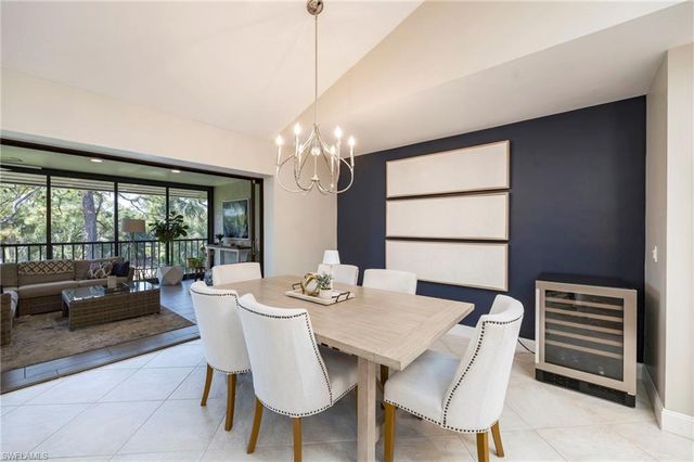 752 Eagle Creek DR 302, Naples, FL 34113