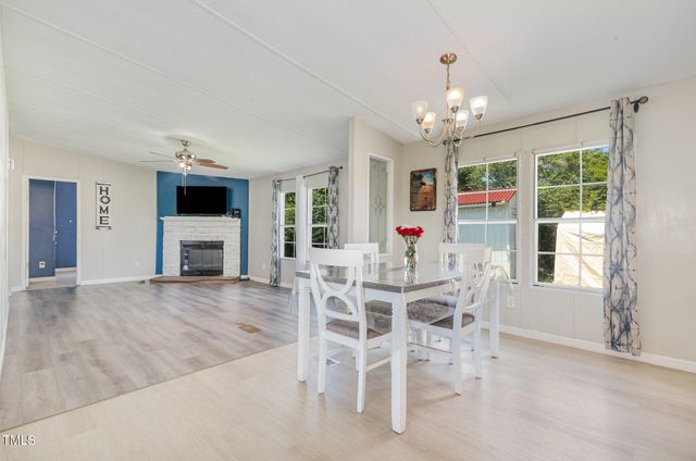 25 Duke Lane, Newton Grove, NC 28366