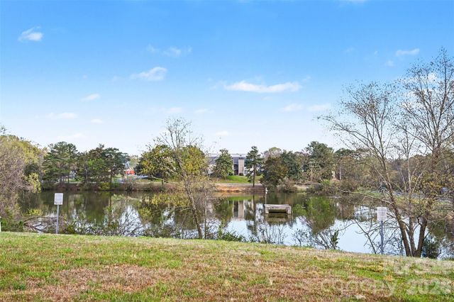 1725 Village Lake Drive, Charlotte, NC 28212