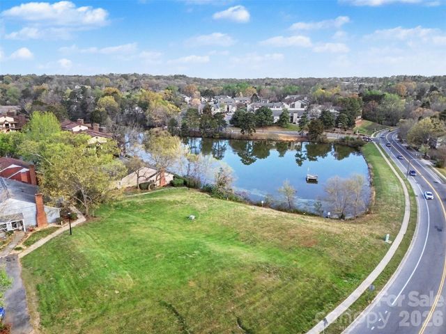 1725 Village Lake Drive, Charlotte, NC 28212