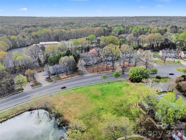 1725 Village Lake Drive, Charlotte, NC 28212