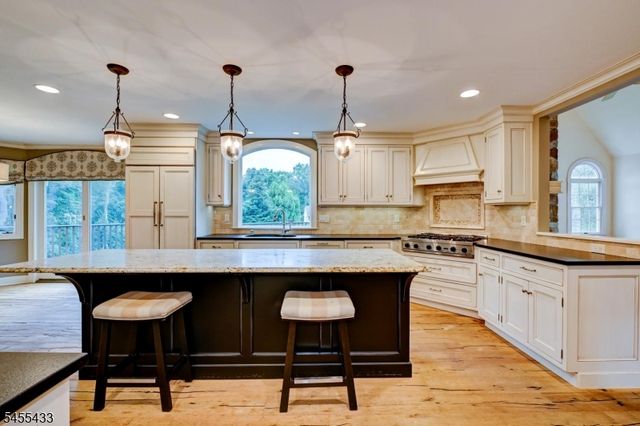 416 Hidden Valley Ct, Wyckoff Twp., NJ 07481