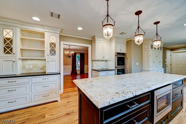 416 Hidden Valley Ct, Wyckoff Twp., NJ 07481