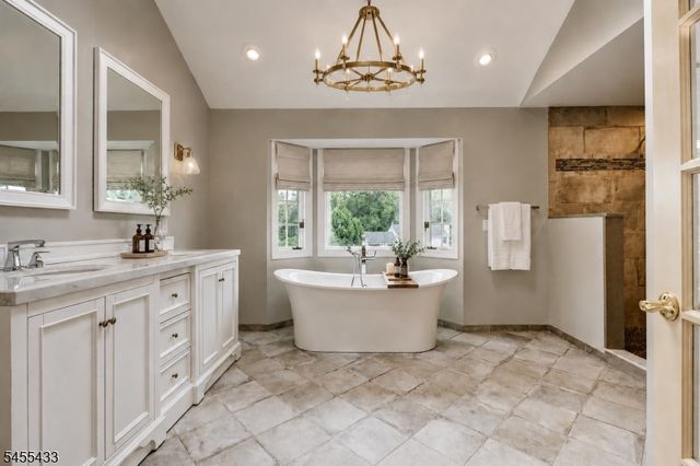 416 Hidden Valley Ct, Wyckoff Twp., NJ 07481