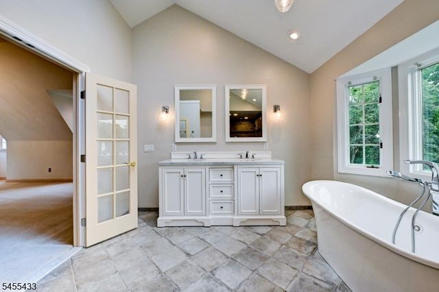 416 Hidden Valley Ct, Wyckoff Twp., NJ 07481