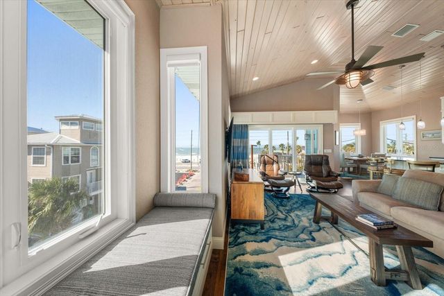 30 79TH AVENUE, Treasure Island, FL 33706