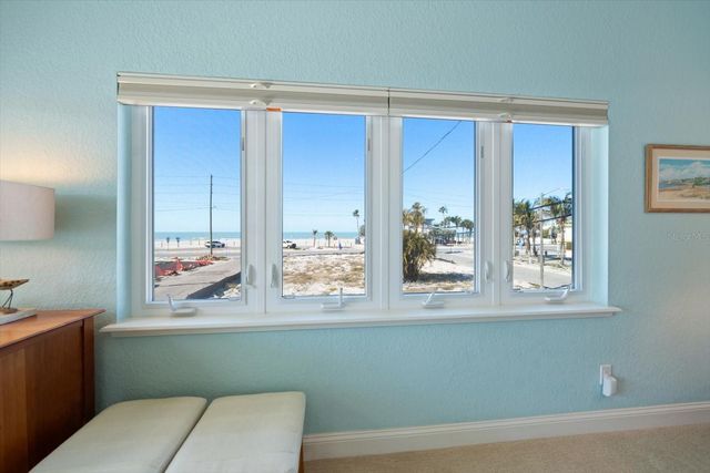 30 79TH AVENUE, Treasure Island, FL 33706